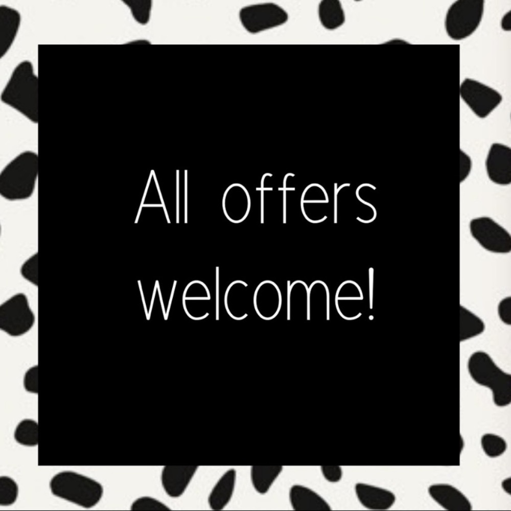 ALL OFFERS WELCOMED  🌼⭐️🌺♥️🥰